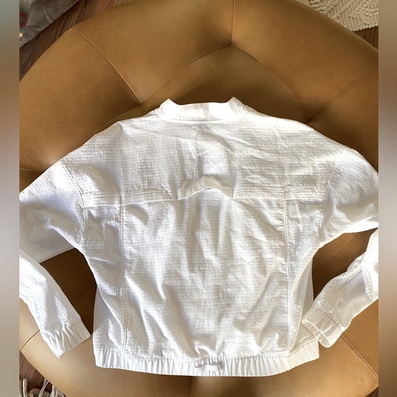 Lululemon Pack Light Bomber Jacket White Packable Zip Up Ventilated Size 4 - Picture 6 of 10